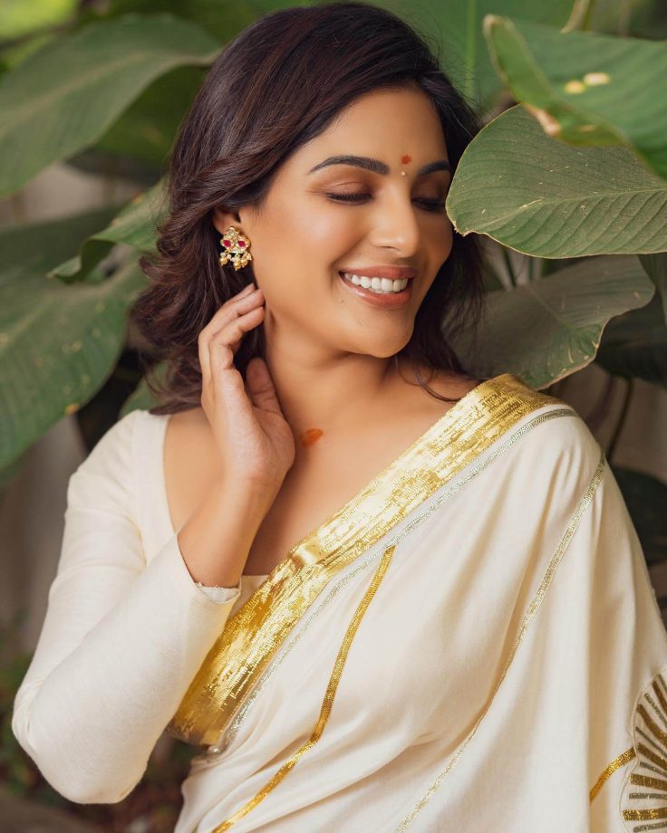 South Indian Stars in Kasavu Sarees for Onam 2025 965810