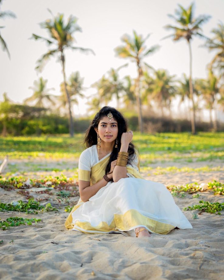 South Indian Stars in Kasavu Sarees for Onam 2025 965816