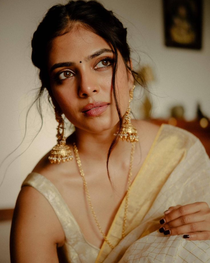 South Indian Stars in Kasavu Sarees for Onam 2025 965788
