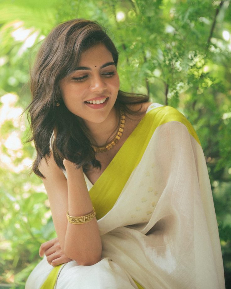 South Indian Stars Shine in White Sarees with Contrast Blouses for Onam 2025 965855