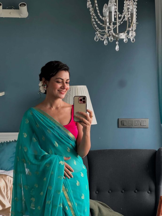 Sriti Jha's Vision of Grace in a Traditional Saree 968018