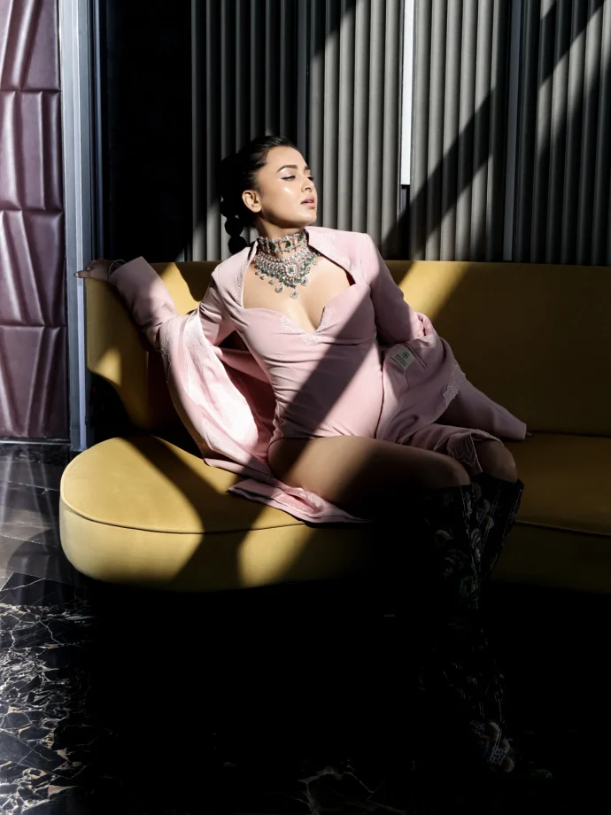 Tejasswi Prakash – A Mesmerizing Fusion of Glamour and Elegance 970231