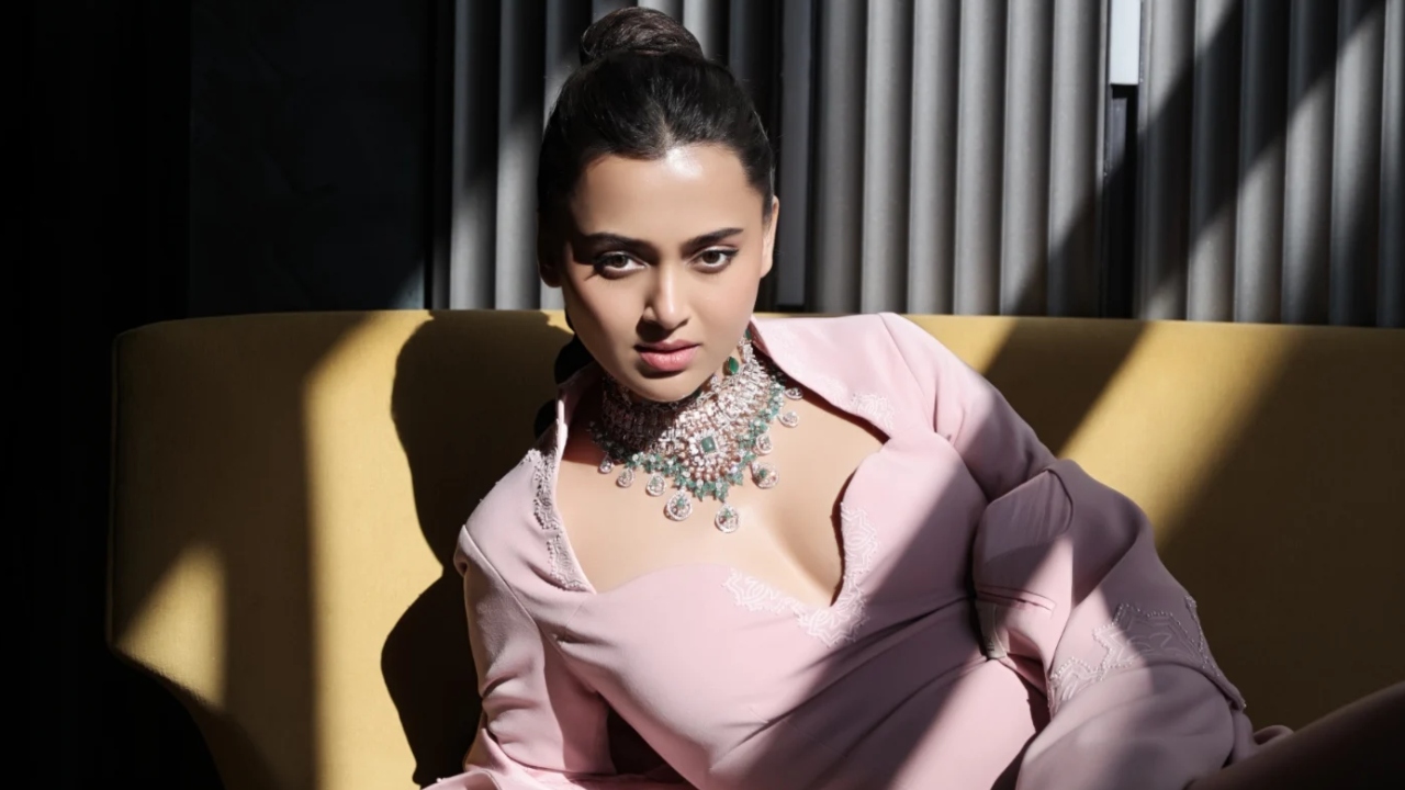 Tejasswi Prakash – A Mesmerizing Fusion of Glamour and Elegance 970234