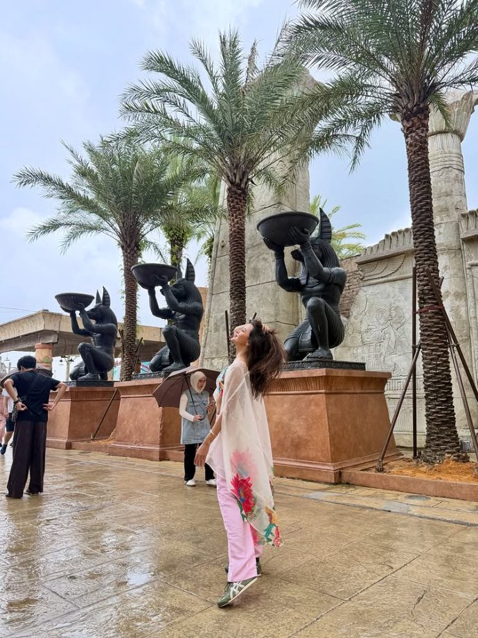 Tejasswi Prakash Serves Vacation Glam in Playful Florals 967390