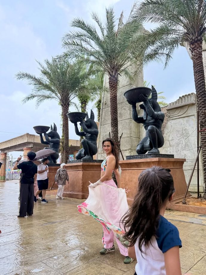 Tejasswi Prakash Serves Vacation Glam in Playful Florals 967393