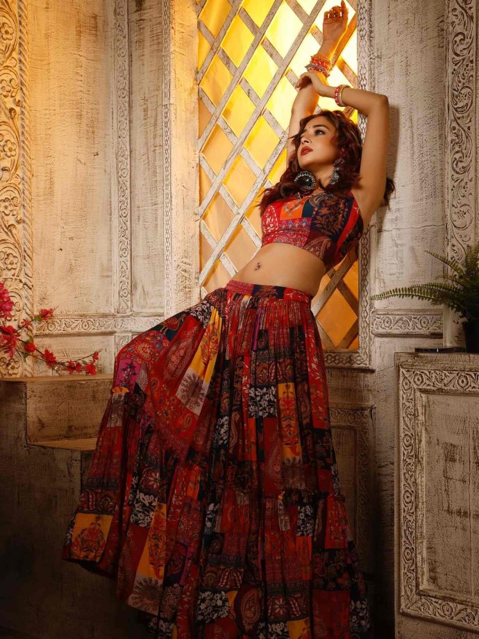 Tina Datta's Festive Glamour Redefined In Red 967966