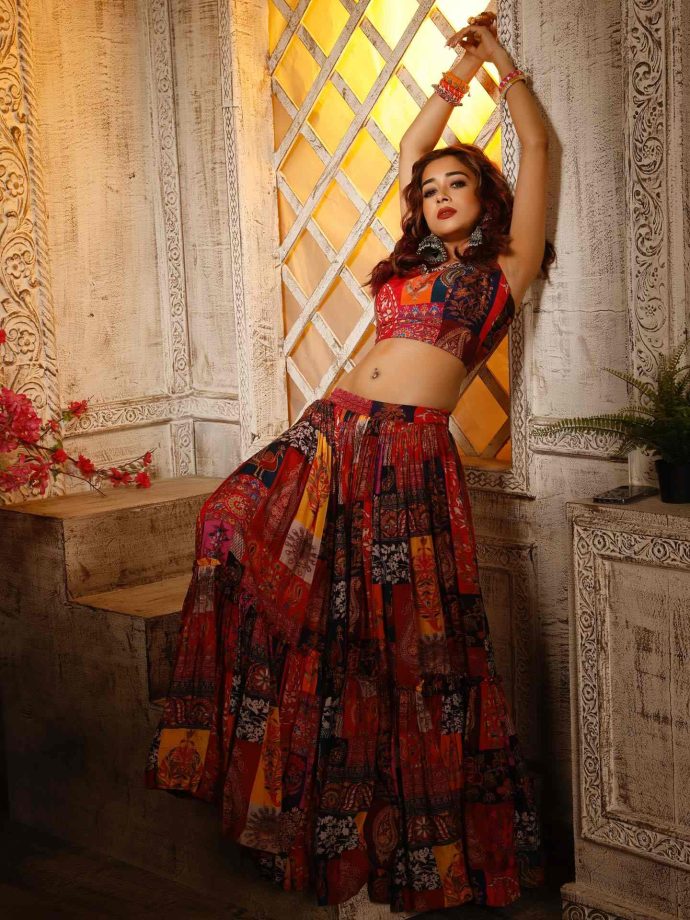 Tina Datta's Festive Glamour Redefined In Red 967968