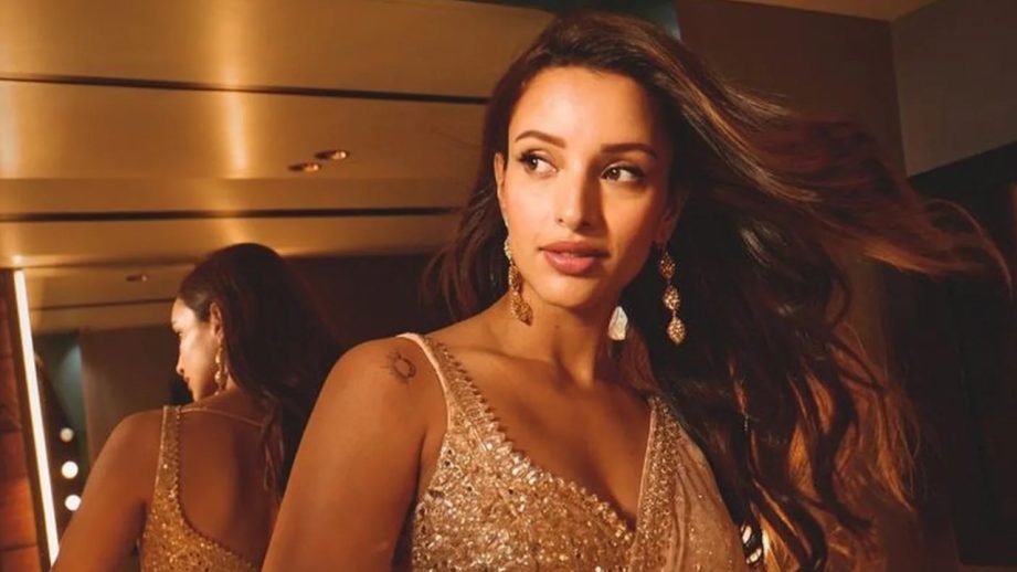 Tripti Dimri's Glimpse of Glamour in a Beige Saree 967983