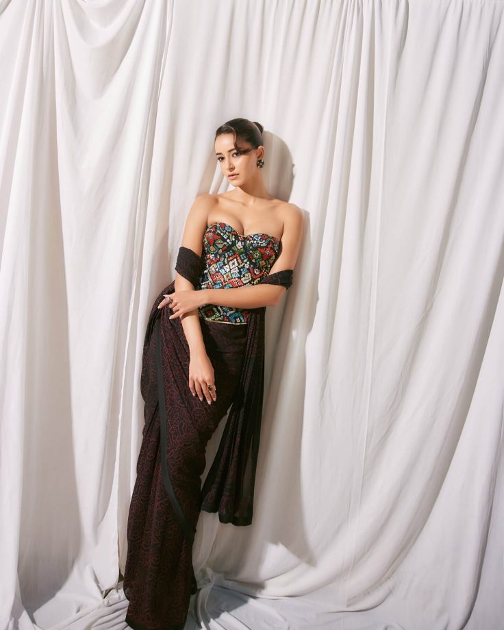 Ananya Panday Blends Tradition and Modernity in an Off-Shoulder Ensemble 973747