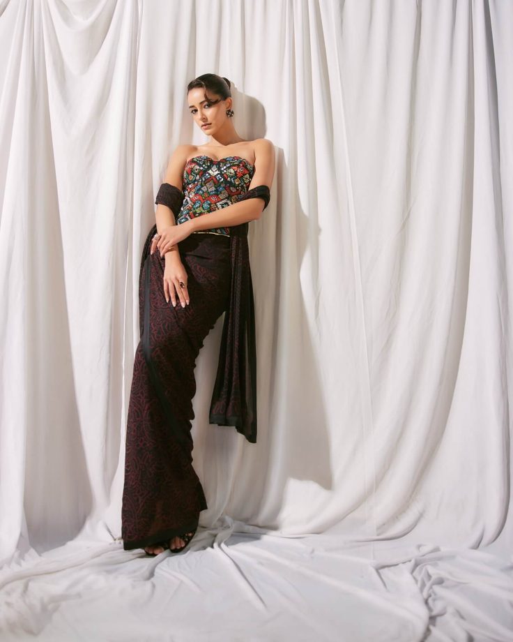 Ananya Panday Blends Tradition and Modernity in an Off-Shoulder Ensemble 973745