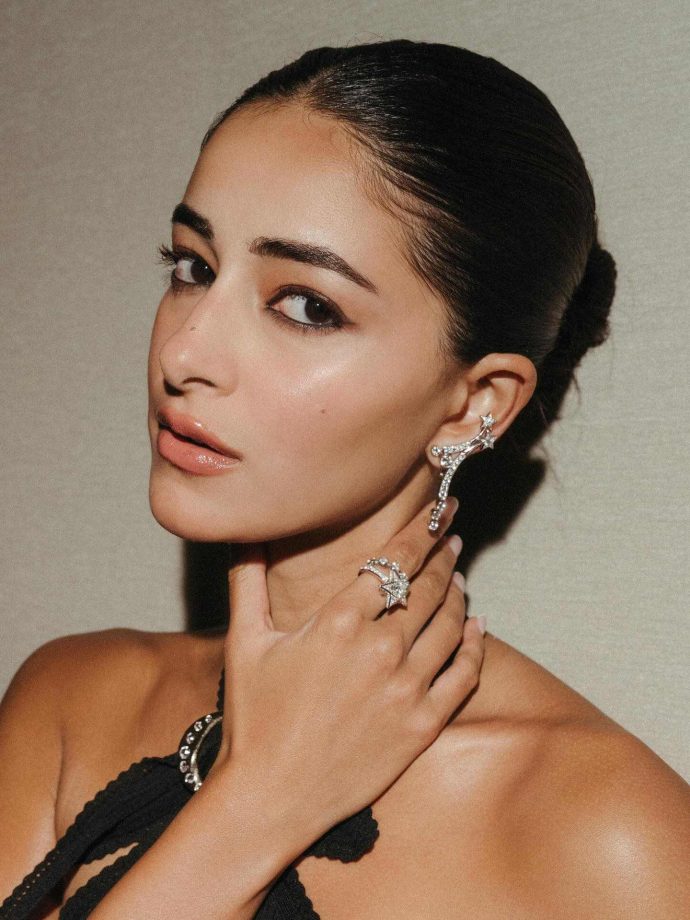 Ananya Panday Dazzles in Chic Chanel at BoF500 Event 972055