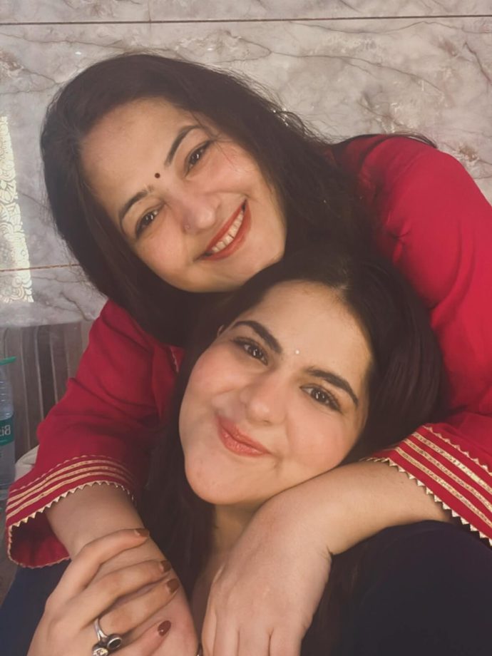 Anupamaa's Ishita Dixit Pens Emotional Birthday Wish For Her Mom, Promises To Uphold Her Upbringing 974419