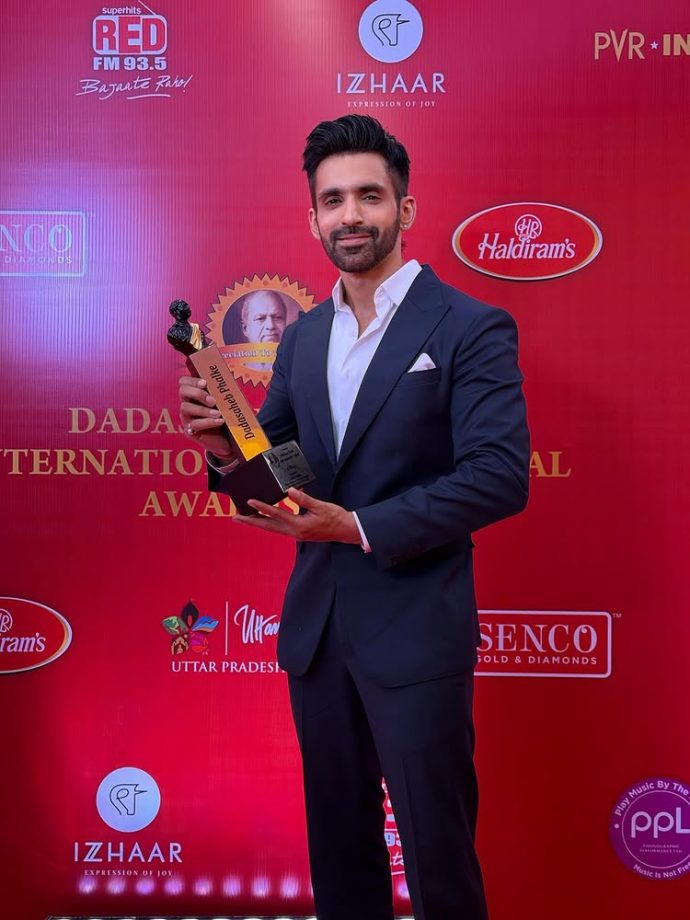 Arjit Taneja Wins Dadasaheb Phalke Award for Best Actor In Television Series for Zee TV’s ‘Kaise Mujhe Tum Mil Gayi’ 974464