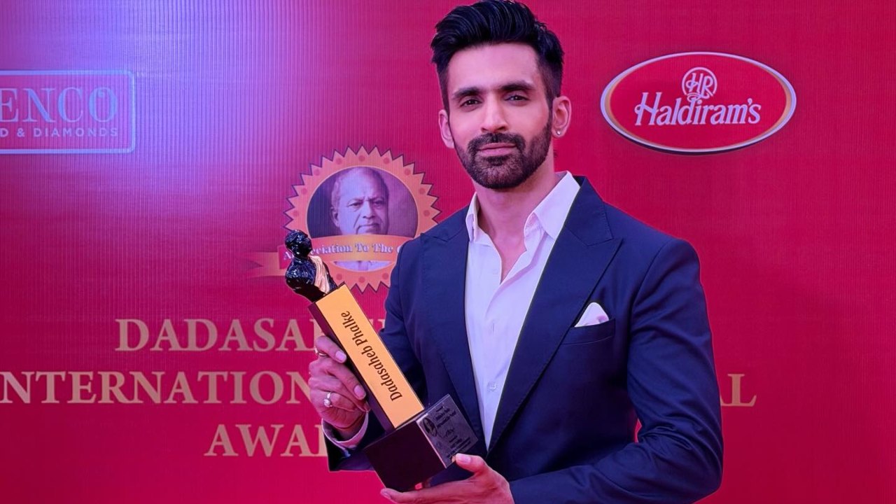 Arjit Taneja Wins Dadasaheb Phalke Award for Best Actor In Television Series for Zee TV’s ‘Kaise Mujhe Tum Mil Gayi’ 974463