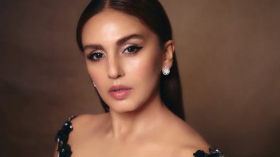 Huma Qureshi Dazzles in Midnight Glam at Bombay Times Fashion Week 2025