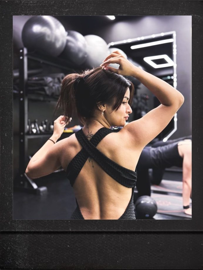 Avneet Kaur Redefines Gym Glam in a Daring Bodysuit Look 972232