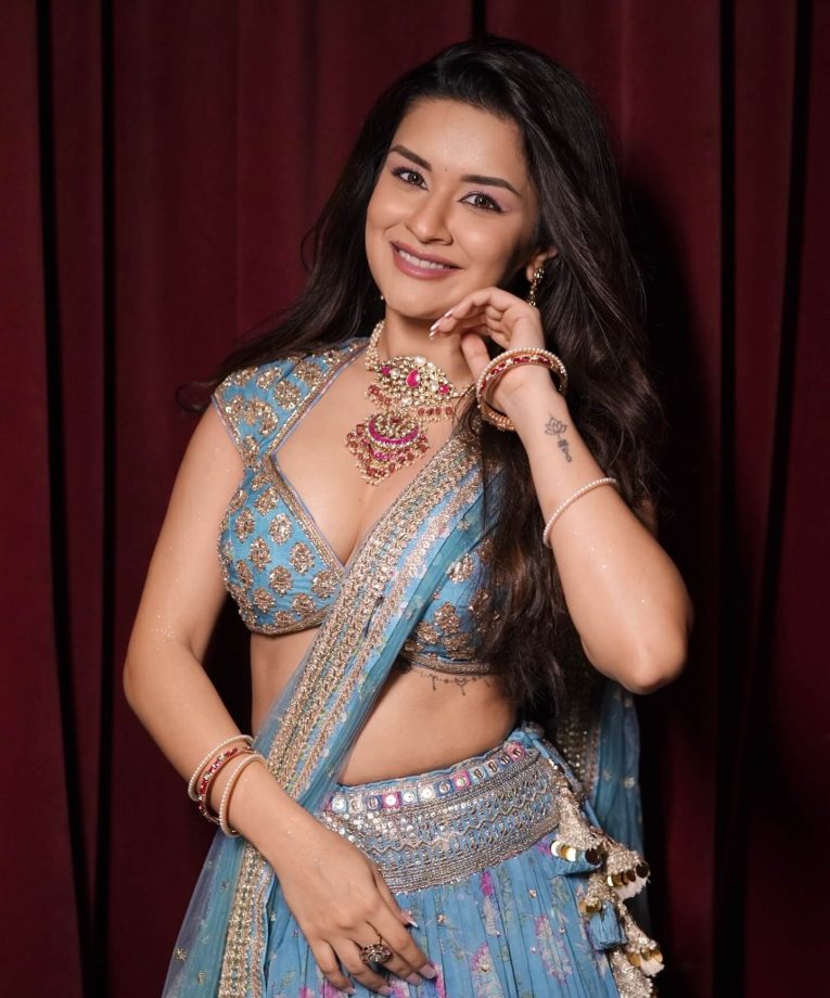 Avneet Kaur’s Enchanting Ethnic Elegance 973690