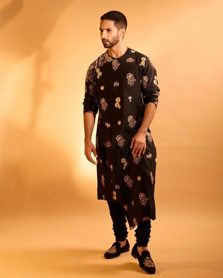 Black is the New Gold: Take Cues from B-Town Heartthrobs Shahid Kapoor, Aaman Devgan, Vedang Raina & Rohit Saraf this Festive Season 972594