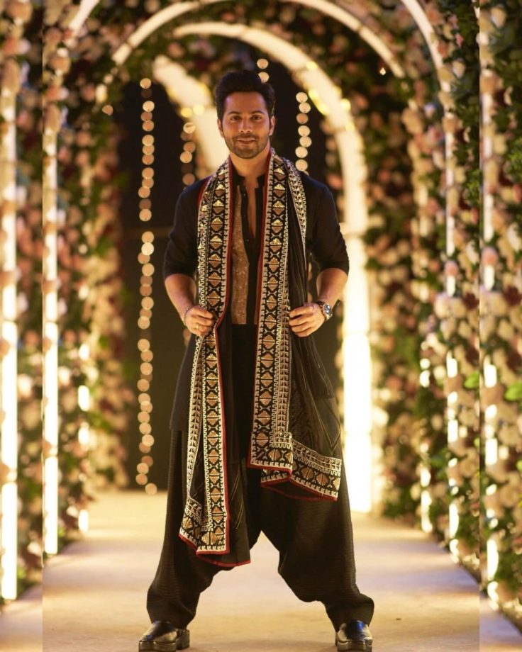 Black is the New Gold: Take Cues from B-Town Heartthrobs Shahid Kapoor, Aaman Devgan, Vedang Raina & Rohit Saraf this Festive Season 972596