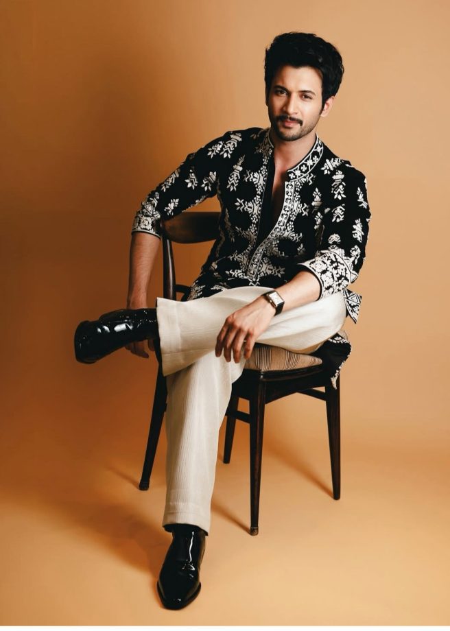 Black is the New Gold: Take Cues from B-Town Heartthrobs Shahid Kapoor, Aaman Devgan, Vedang Raina & Rohit Saraf this Festive Season 972593