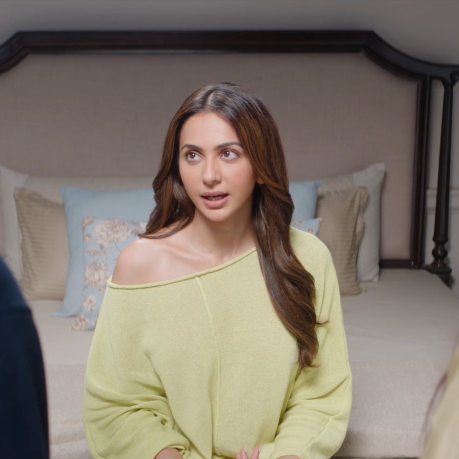 Fans Go Gaga Over Rakul Preet Singh’s Ayesha and Her Crackling Chemistry with Ajay Devgn in De De Pyaar De 2 Trailer 972528