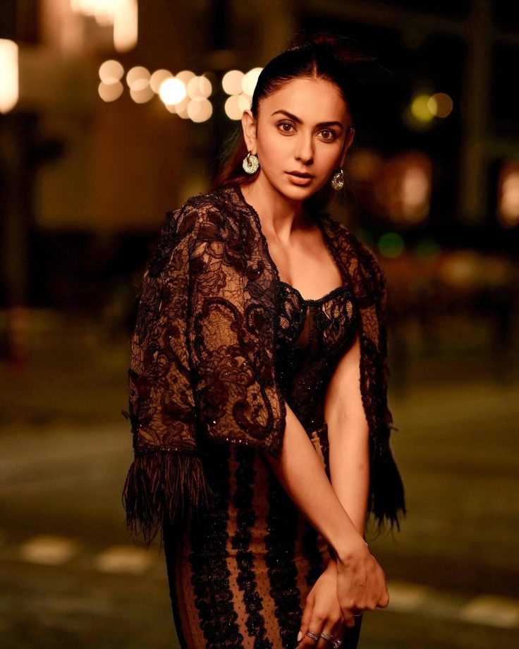 Happy Birthday Rakul Preet Singh! 10 Times She Stunned Us With Her Most Beautiful and Desirable Looks 971949