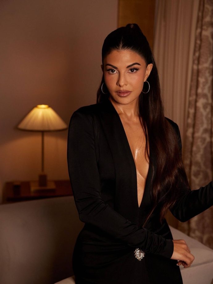 Jacqueline Fernandez Channels Old-Hollywood Glamour in Black Gown 972369