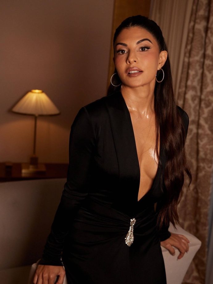 Jacqueline Fernandez Channels Old-Hollywood Glamour in Black Gown 972370