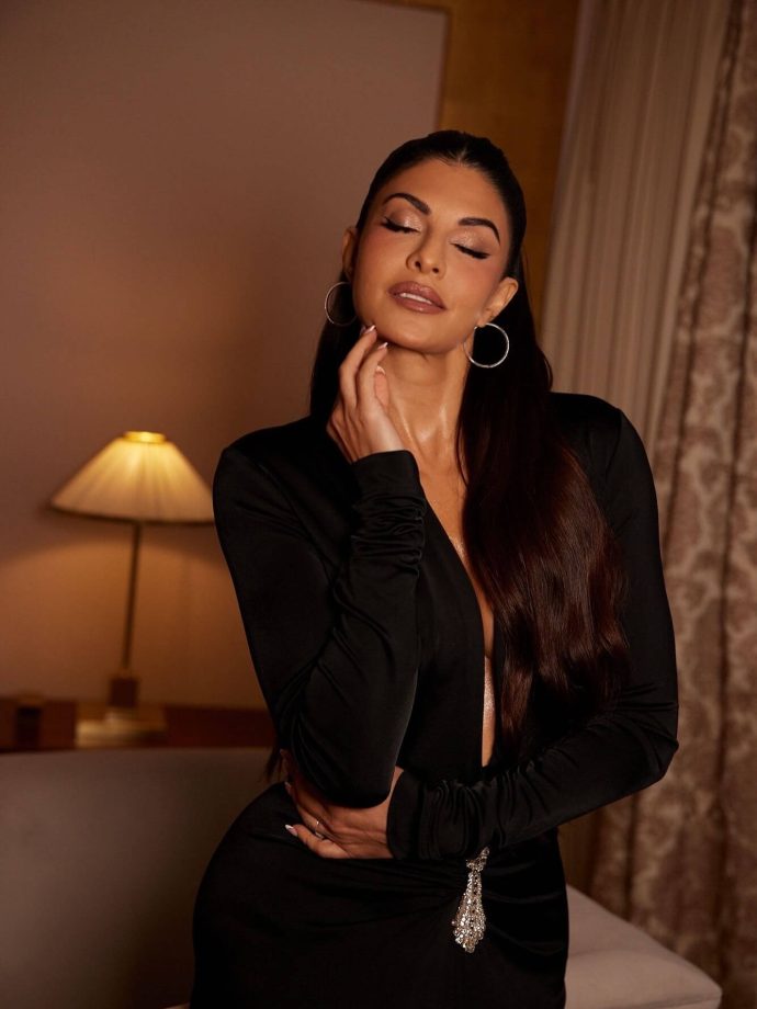 Jacqueline Fernandez Channels Old-Hollywood Glamour in Black Gown 972372