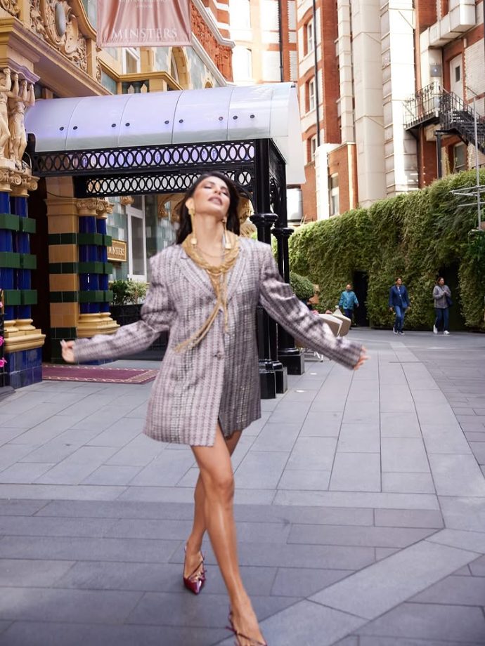 Jacqueline Fernandez’s Power Play in Plaid 971131