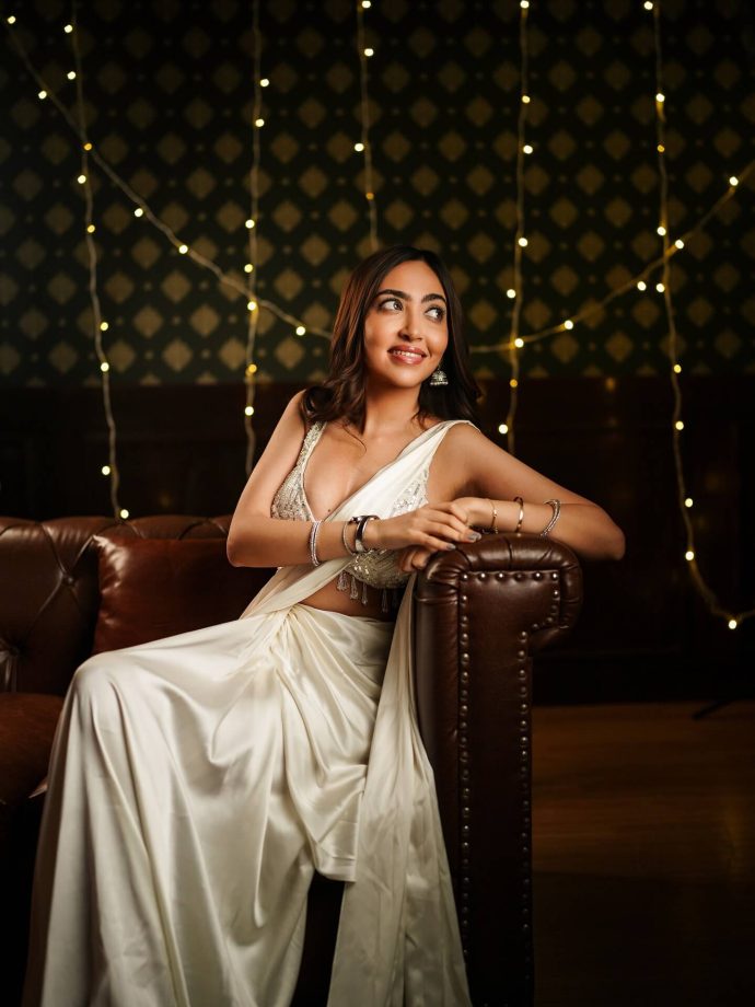 Kaashvi Hiranandani Stuns In Satin Saree, Scout's Reaction Takes The Spotlight 973346