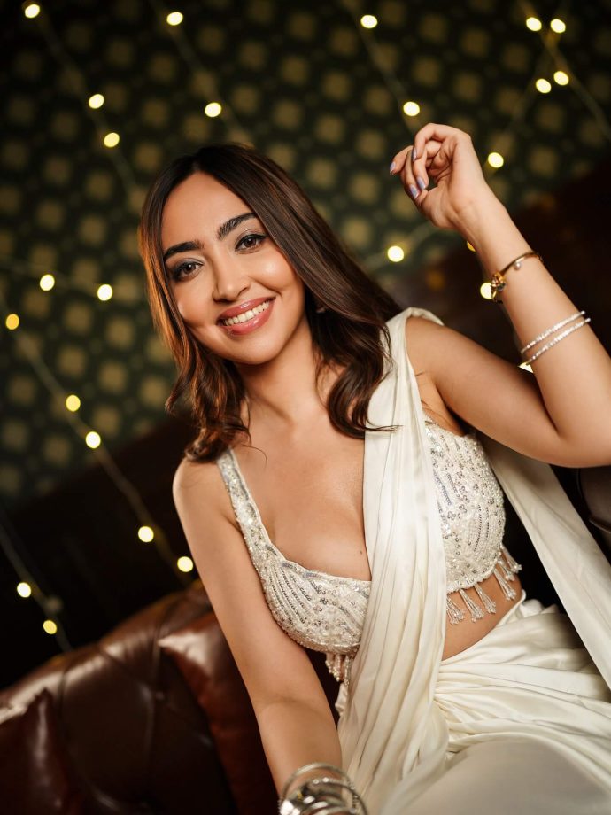 Kaashvi Hiranandani Stuns In Satin Saree, Scout's Reaction Takes The Spotlight 973350