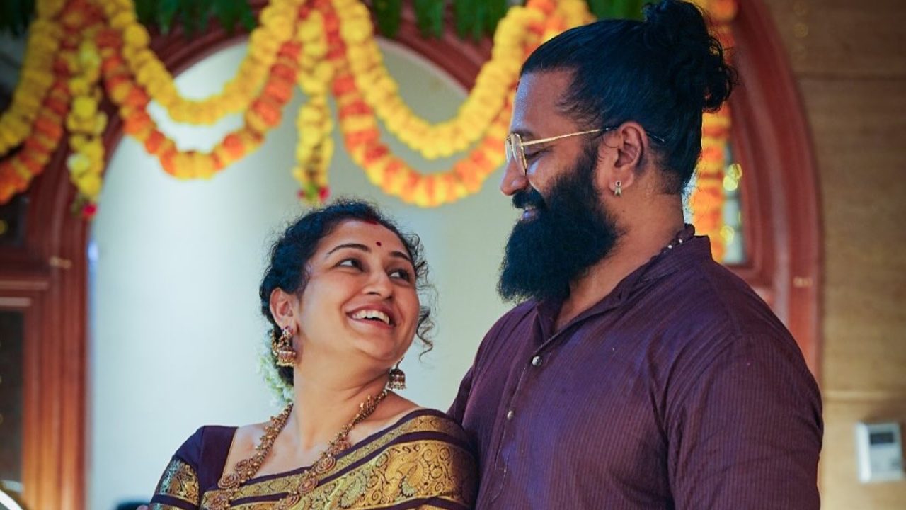 Kantara Star Rishab Shetty Lights Up Diwali With Family 973835