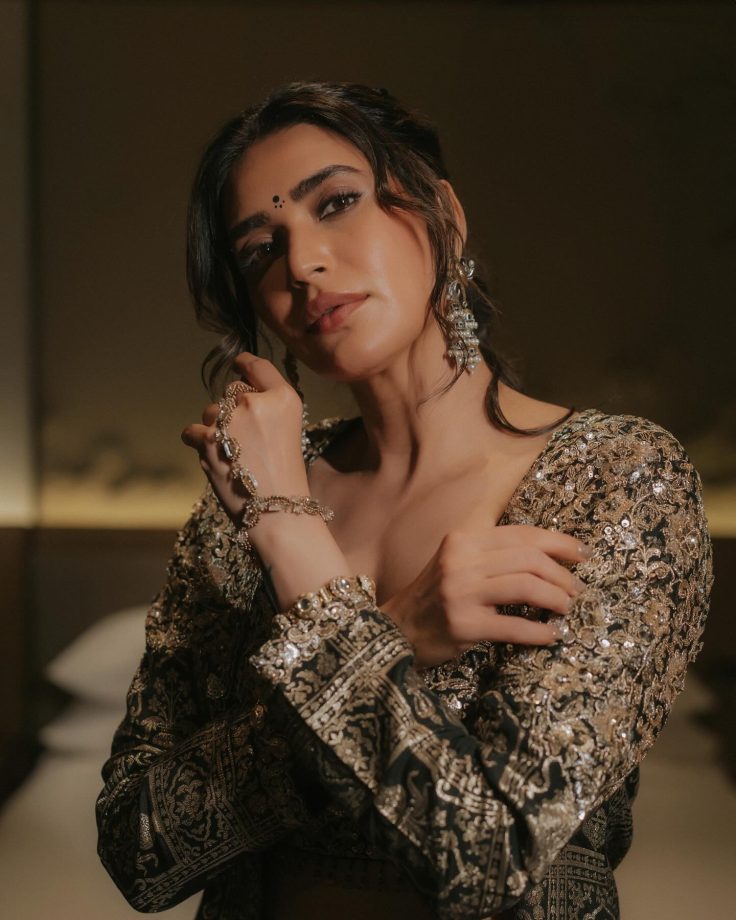 Karishma Tanna Defines Luxury in Black and Gold 972238