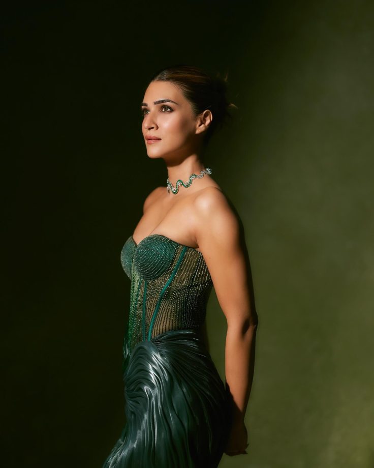 Kriti Sanon's Dazzling Filmfare Look 973676