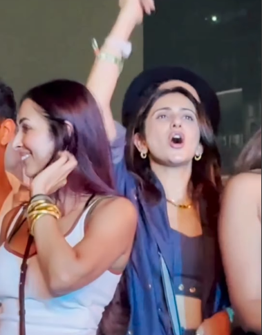 Malaika Arora, Rakul Preet Singh & Jackky Bhagnani Groove as Enrique Iglesias Sets Mumbai Ablaze at MMRDA Grounds! 974324