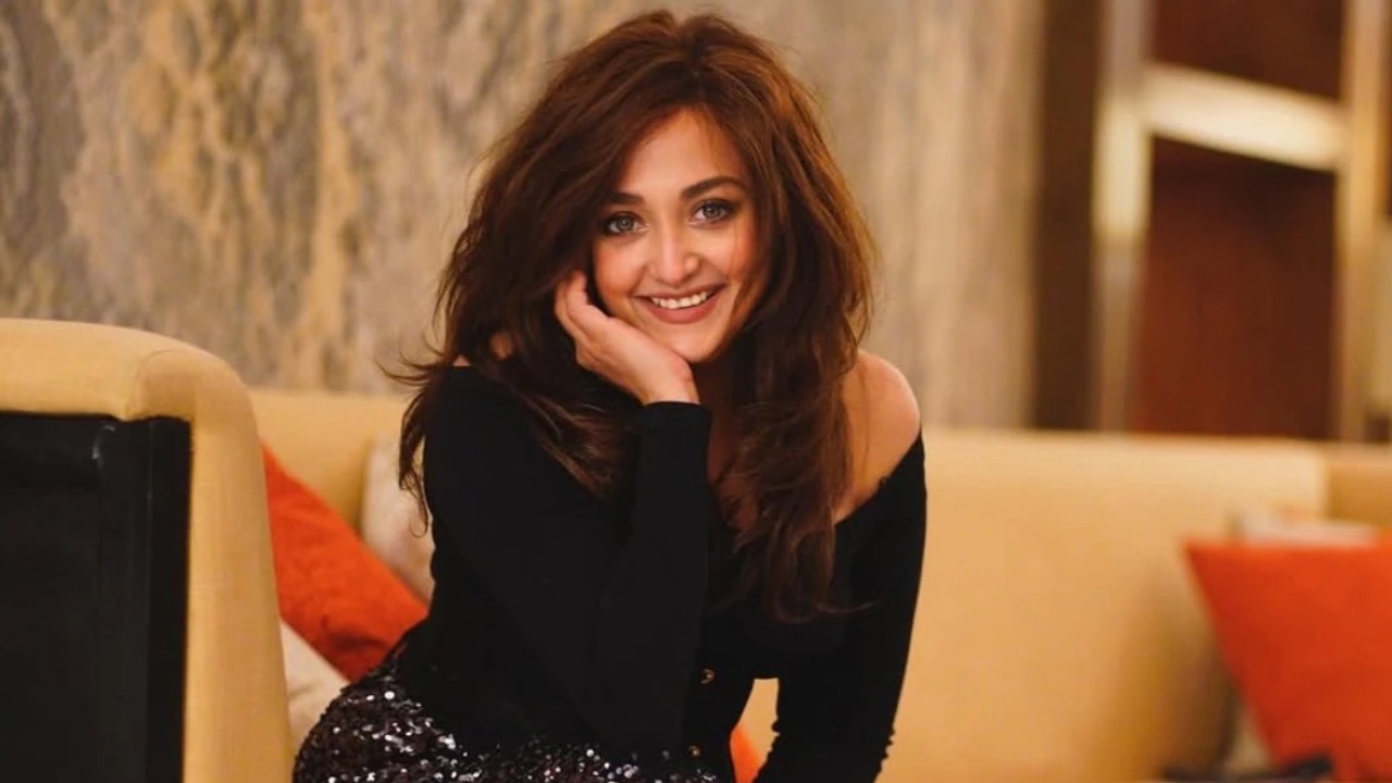 Monali Thakur Extends Heartfelt Wishes for a Joyous and Eco-Friendly Diwali! 973406