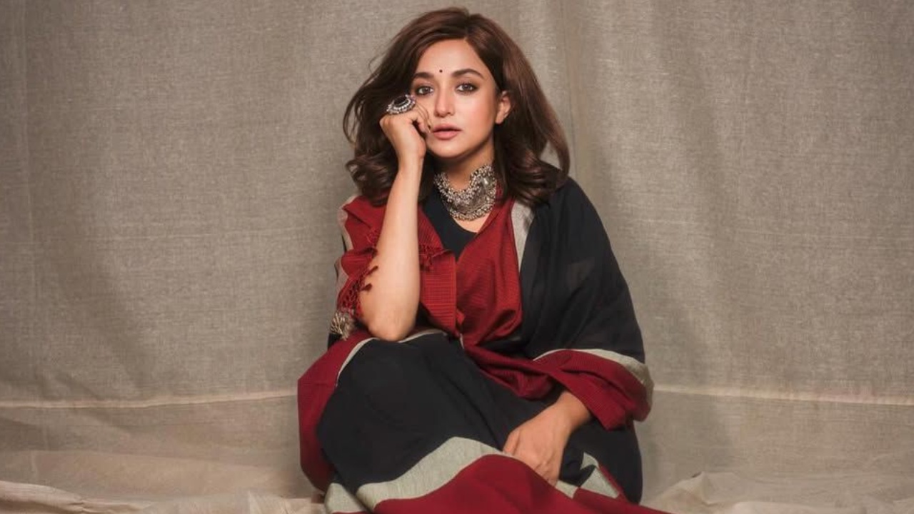 Monali Thakur Launches Clothing Brand ‘Thakurayin’ During Festive Season, Celebrating Sarees & India’s Textile Heritage 971027