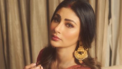 Mouni Roy’s Goddess Look from Durga Puja