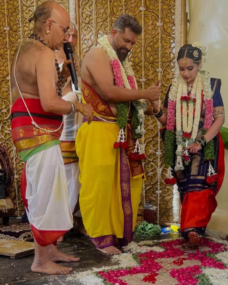 Musicians Raghu Dixit & Varijashree Venugopal Tie the Knot! 973841