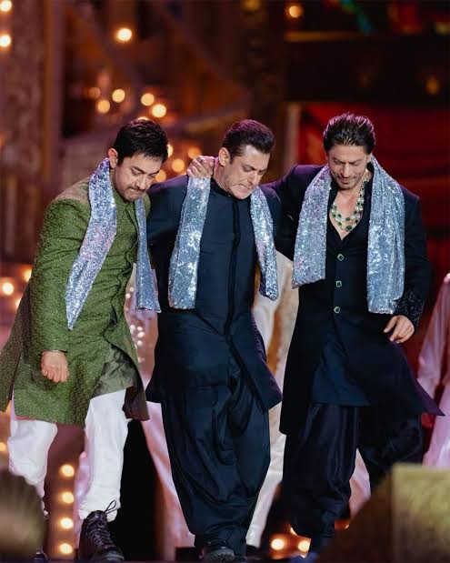 No Akshay Kumar, Ajay Devgn, and Khan biggies - Will fireworks explode this Diwali with Thama and Ek Deewane Ki Deewaniyat? 972765