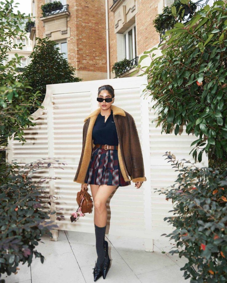 Paris Fashion Week 2025: Ananya Panday vs. Janhvi Kapoor – Who Ruled the Mini Skirt Moment? 971545