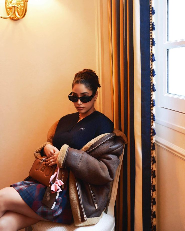 Paris Fashion Week 2025: Ananya Panday vs. Janhvi Kapoor – Who Ruled the Mini Skirt Moment? 971540