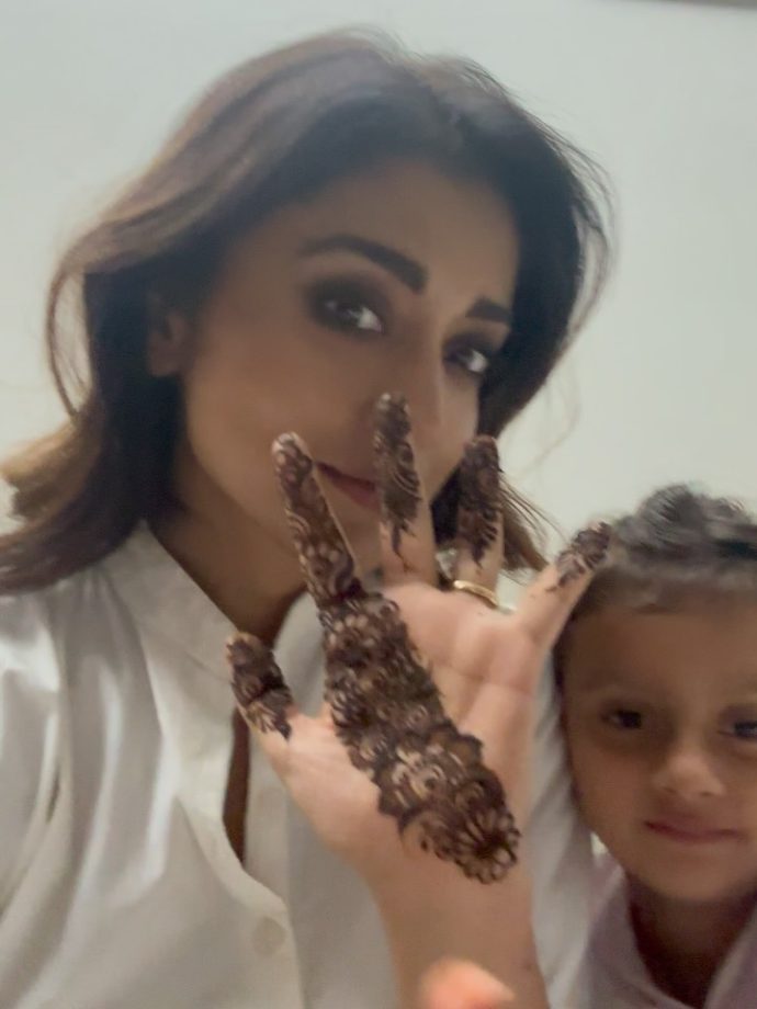 Priyanka Chopra, Shriya Saran & Maheep Kapoor Bring Glamour and Love to Karwa Chauth 2025 Celebrations 971860
