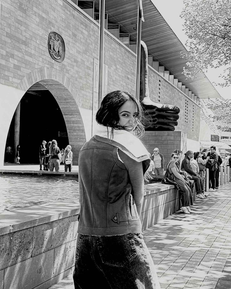 Rakul Preet Singh’s Effortless Monochrome Moment 972198