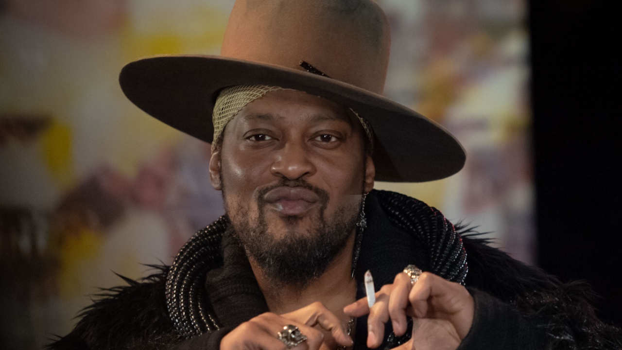 R&B Icon D’Angelo Dies At 51 After Battle With Cancer 972530
