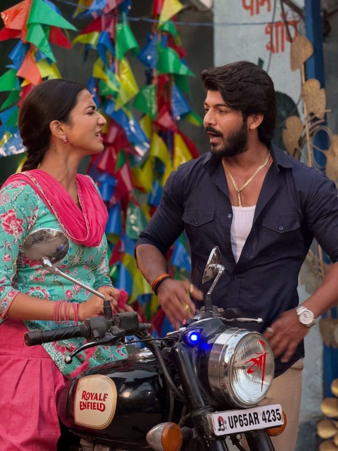 Sheezan Khan Shares Unseen Pics From ‘Ganga Mai Ki Betiyan’, Amandeep Sidhu’s Comment Sparks Buzz 974164