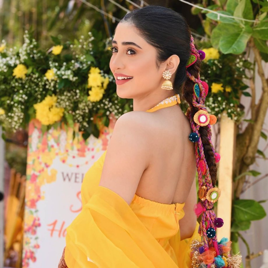 Shivangi Joshi Lights Up Sister's Haldi Ceremony — See Viral Photos & Video 971312