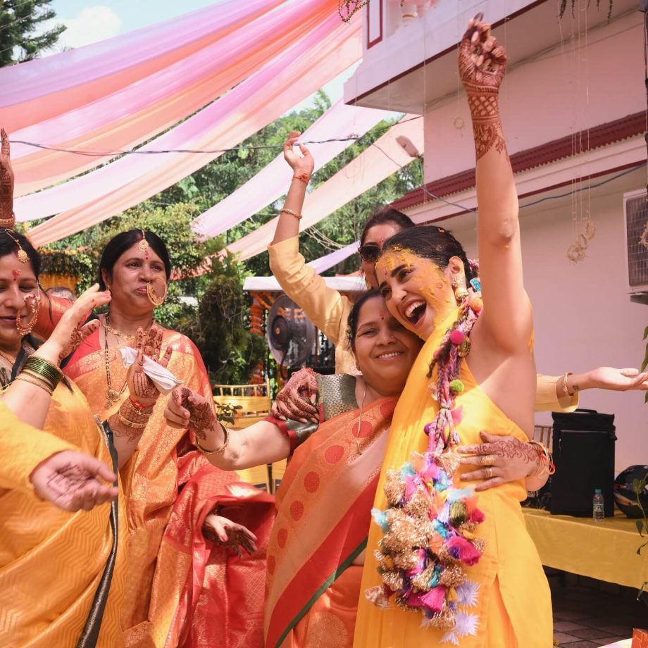 Shivangi Joshi Lights Up Sister's Haldi Ceremony — See Viral Photos & Video 971315