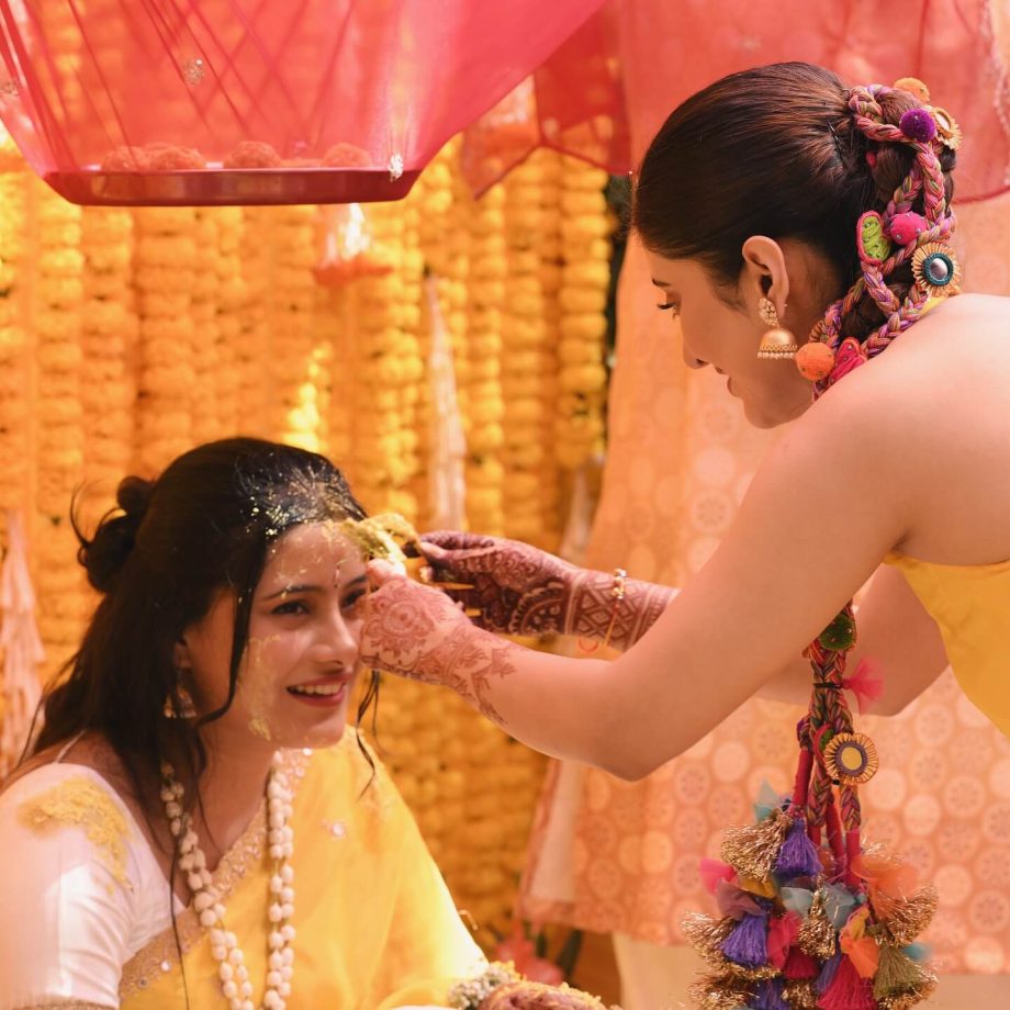 Shivangi Joshi Lights Up Sister's Haldi Ceremony — See Viral Photos & Video 971318